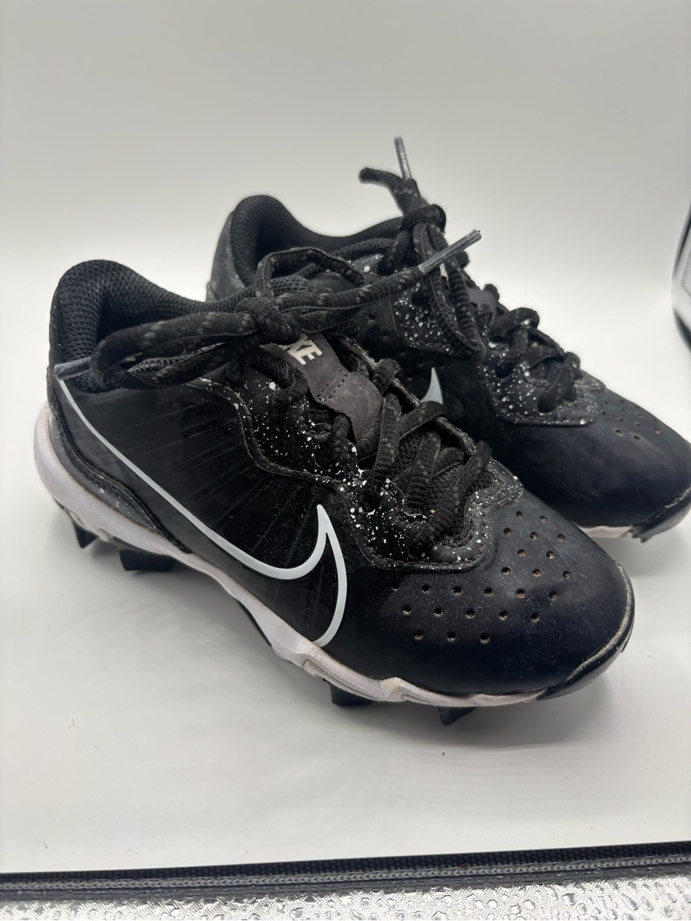 Nike Kids Black and White Baseball Cleats
